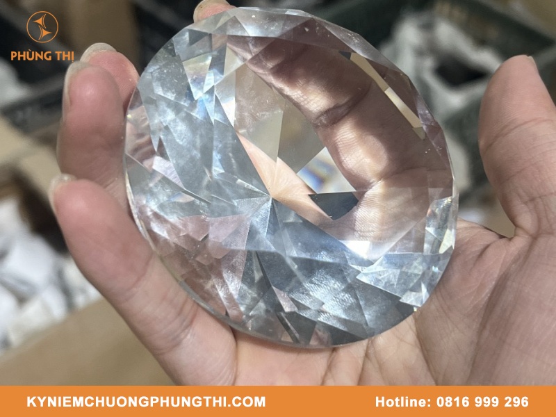 In kỷ niệm chương theo yêu cầu chất lượng cao In kỷ niệm chương theo yêu cầu