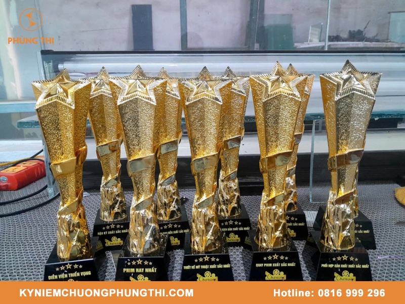 Mẫu kỷ niệm chương pha lê đẹp & chất lượng Mẫu kỷ niệm chương pha lê