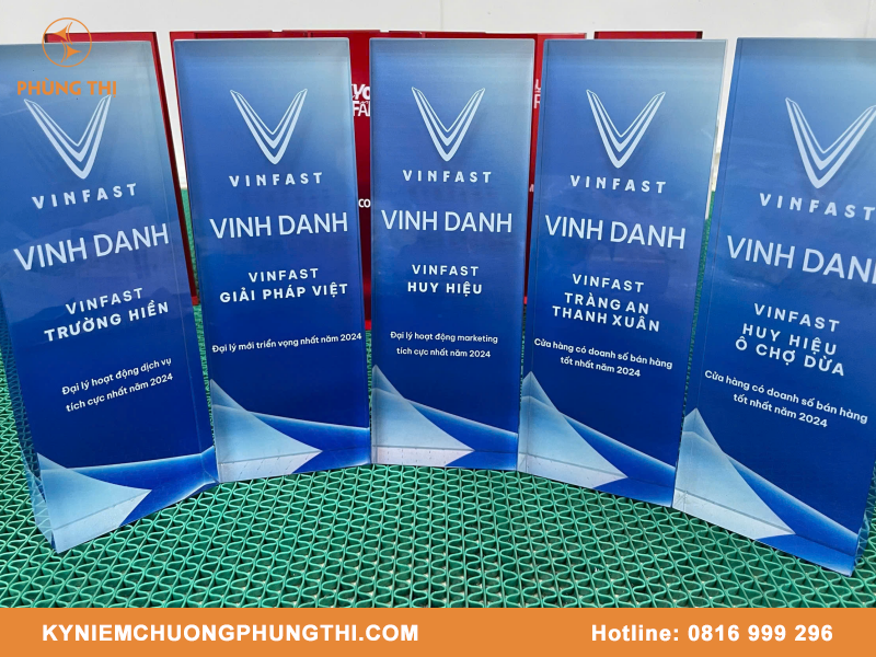 Kỷ niệm chương thuỷ tinh mua ở đâu? Kỷ niệm chương thuỷ tinh mua ở đâu?