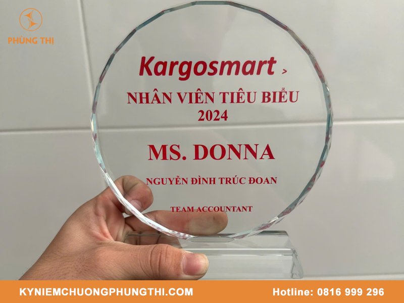 Kỷ niệm chương tốt nghiệp đẹp & ý nghĩa Kỷ niệm chương tốt nghiệp
