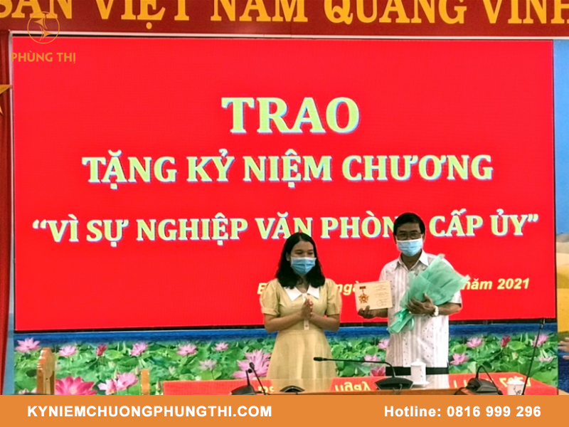 Kỷ niệm chương vì sự nghiệp văn phòng cấp ủy