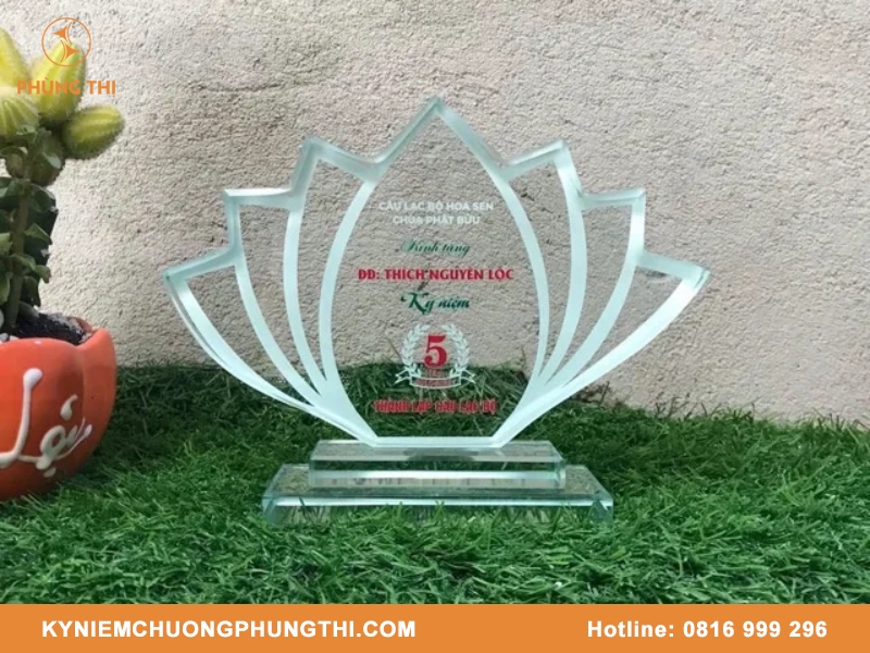 Kỷ niệm chương hoa sen đẹp & chất lượng Kỷ niệm chương hoa sen