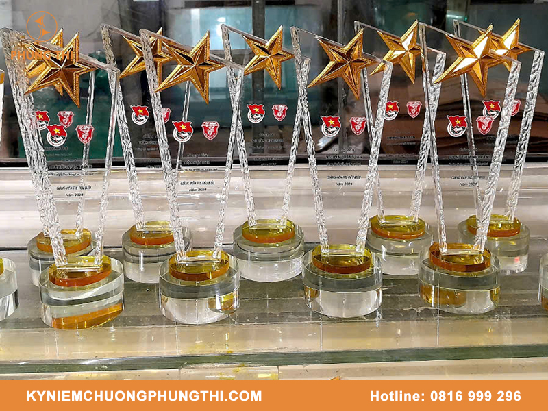 kỷ niệm chương kính