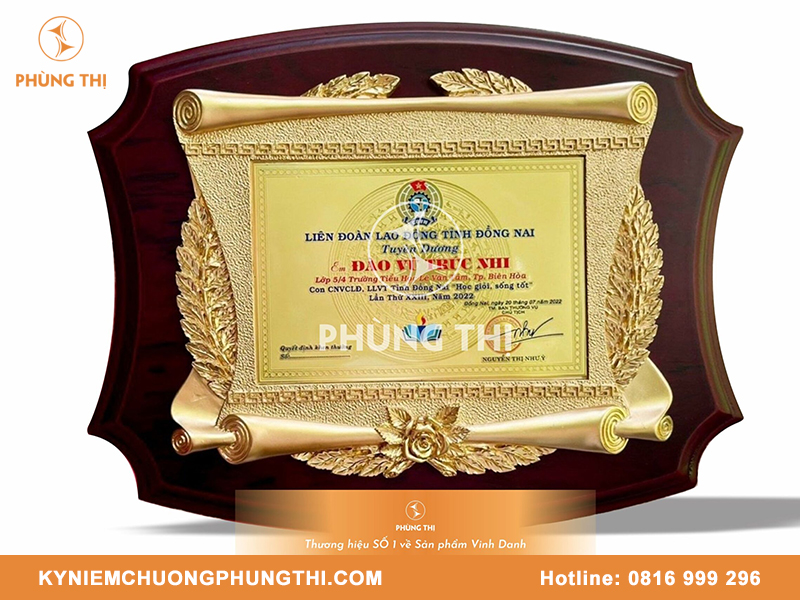 Bảng vinh danh gỗ đồng đẹp, sang trọng & ý nghĩa Bảng vinh danh gỗ đồng
