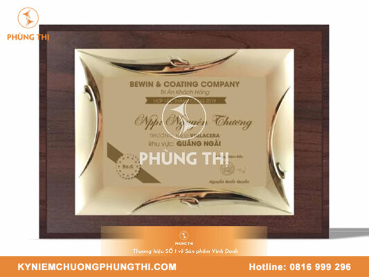 Mẫu bảng vinh danh nhân viên xuất sắc