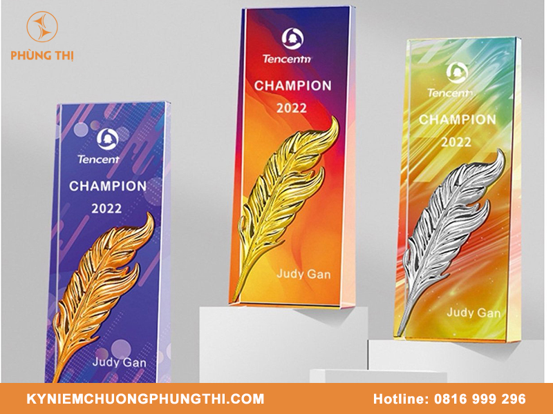 Mẫu cúp pha lê Tennis độc đáo, tạo dấu ấn riêng mẫu cúp pha lê tennis