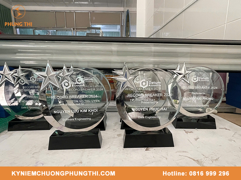 Mẫu cúp pha lê Tennis độc đáo, tạo dấu ấn riêng mẫu cúp pha lê tennis