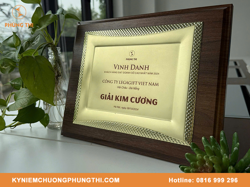 Bảng vinh danh kim loại đẹp, độc đáo & chất lượng Bảng vinh danh kim loại