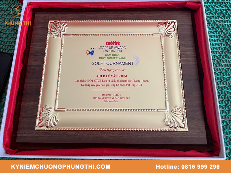 bảng vinh danh kỷ niệm chương