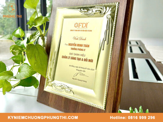 Bảng vinh danh là gì