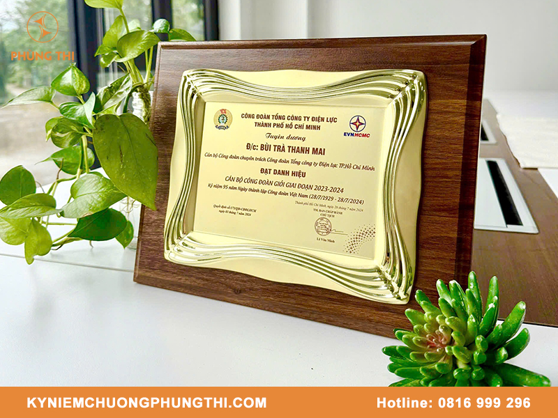 Bảng vinh danh là gì