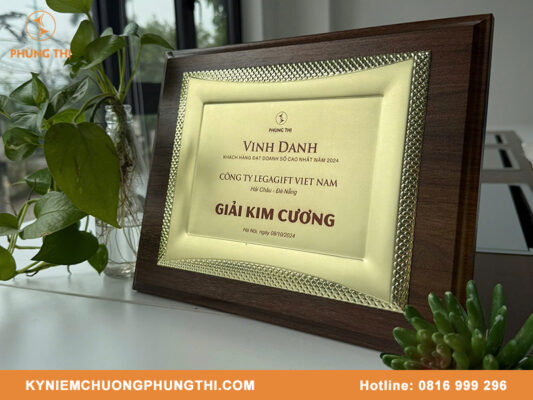 Bảng vinh danh nhà tài trợ