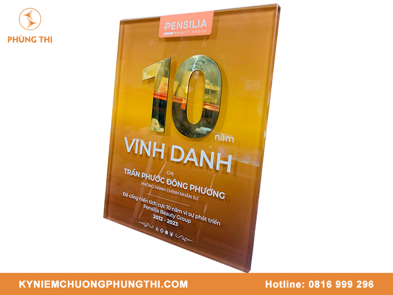 Bảng vinh danh pha lê