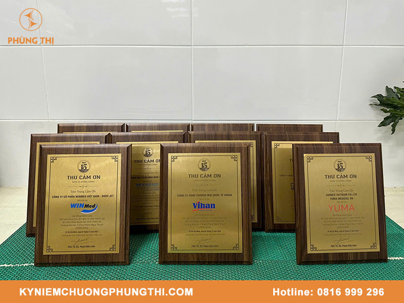 Kích thước bảng vinh danh chuẩn nhất kích thước bảng vinh danh