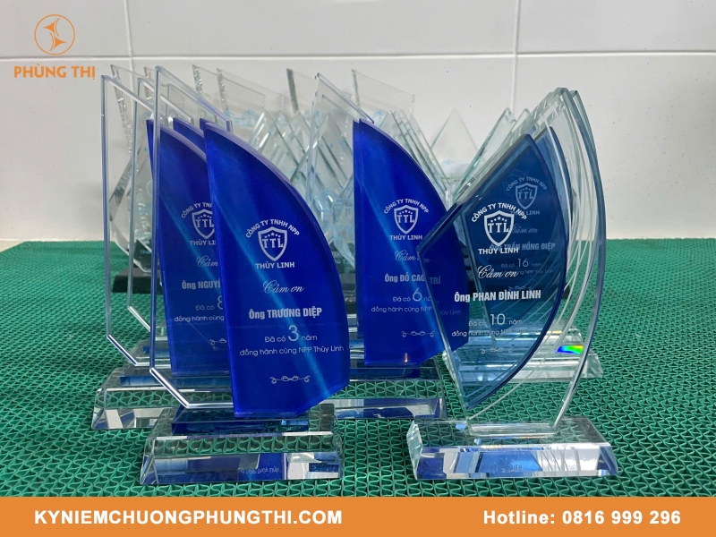 Cúp kim cương đẹp & sang trọng Cúp kim cương