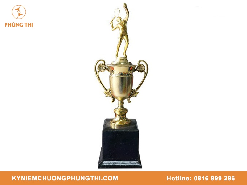 Cúp tennis kim loại phổ biến trên thị trường Cúp tennis kim loại