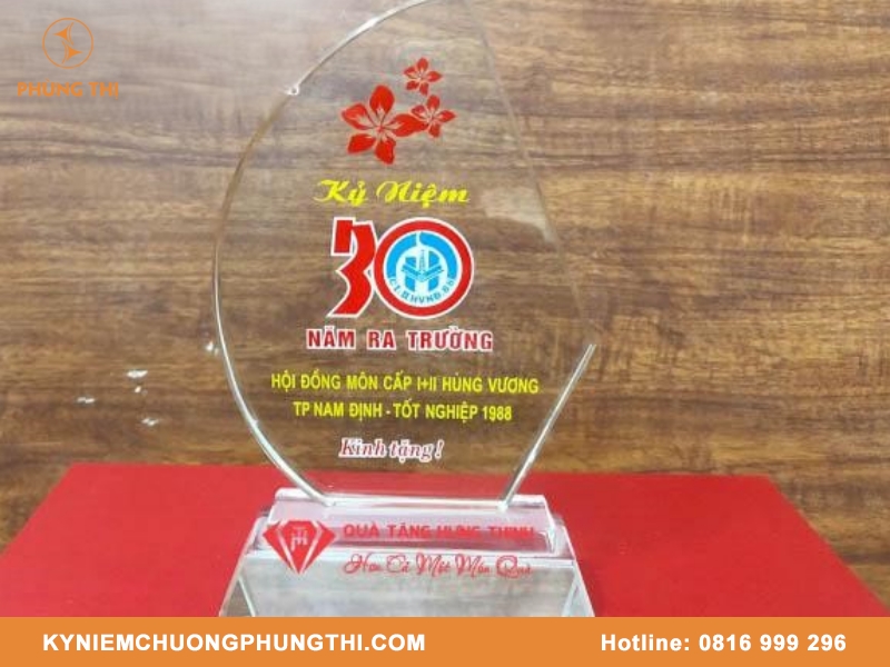 Mẫu kỷ niệm chương ngày ra trường Mẫu kỷ niệm chương ngày ra trường