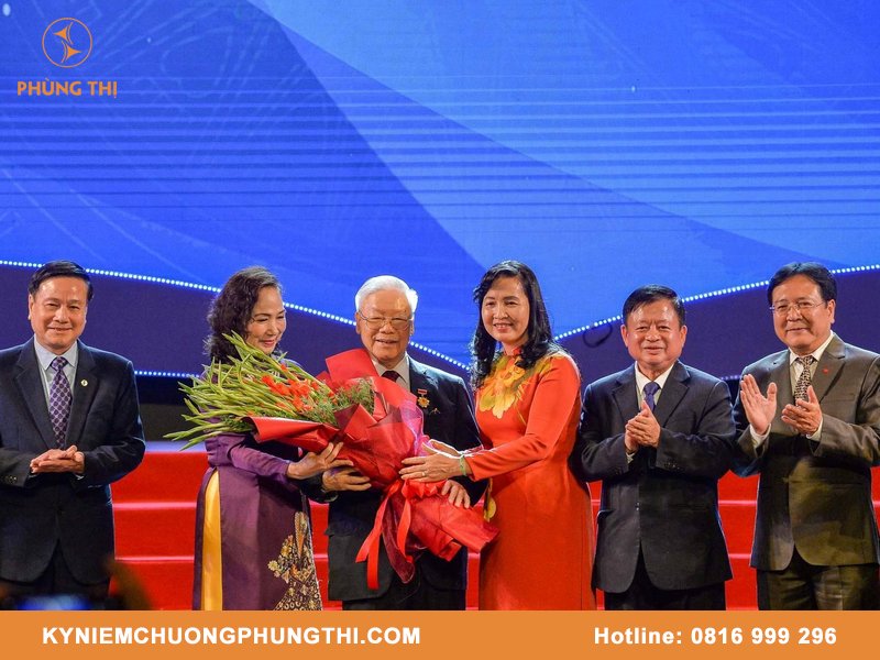 Những ai được tặng Huân chương Sao vàng? Những ai được tặng Huân chương Sao vàng?