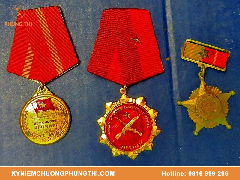 Cách đeo huân huy chương trên Quân phục đúng cách Cách đeo huân huy chương trên Quân phục