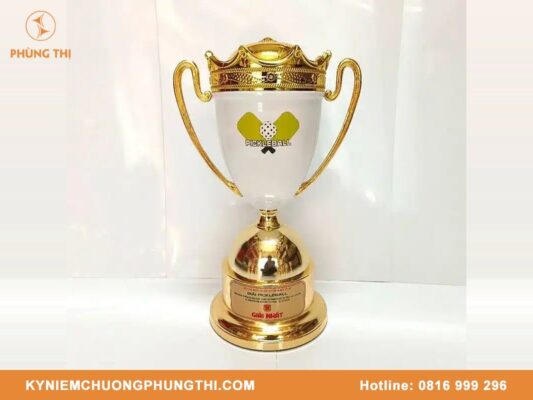 Cúp vàng pickleball