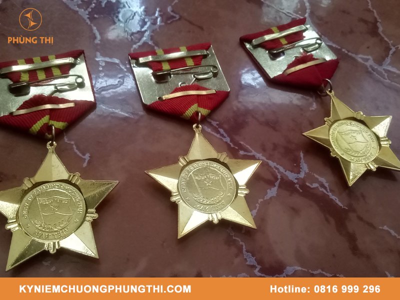 Làm huy chương theo yêu cầu đẹp & chất lượng Làm huy chương theo yêu cầu