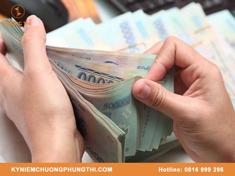 Huy chương chiến sĩ vẻ vang được bao nhiêu tiền? Huy chương chiến sĩ vẻ vang được bao nhiêu tiền?