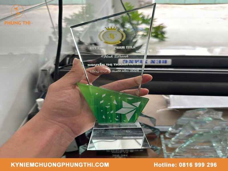 Huy chương chiến sĩ vẻ vang hạng 3 có ý nghĩa gì? Huy chương chiến sĩ vẻ vang hạng 3