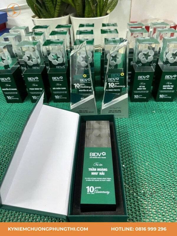 Cúp hợp kim pha lê KL14