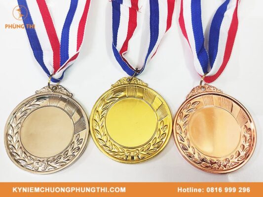 Giá huy chương bao nhiêu?