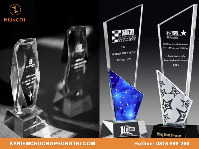 Giá huy chương bao nhiêu?