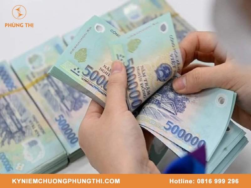 Tiền thưởng huân chương sao vàng