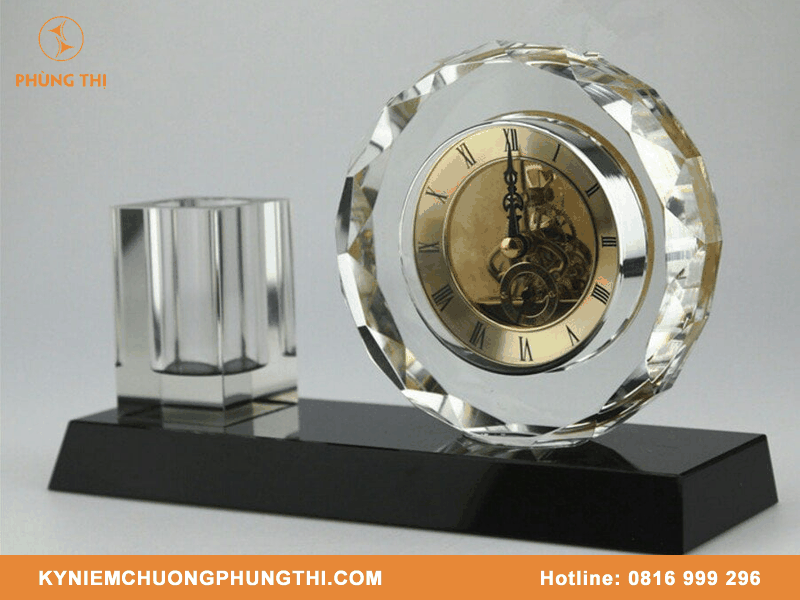 Đồng hồ quà tặng lưu niệm pha lê