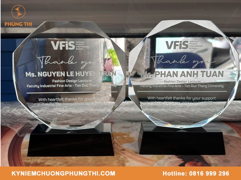 Kỷ niệm chương thuỷ tinh