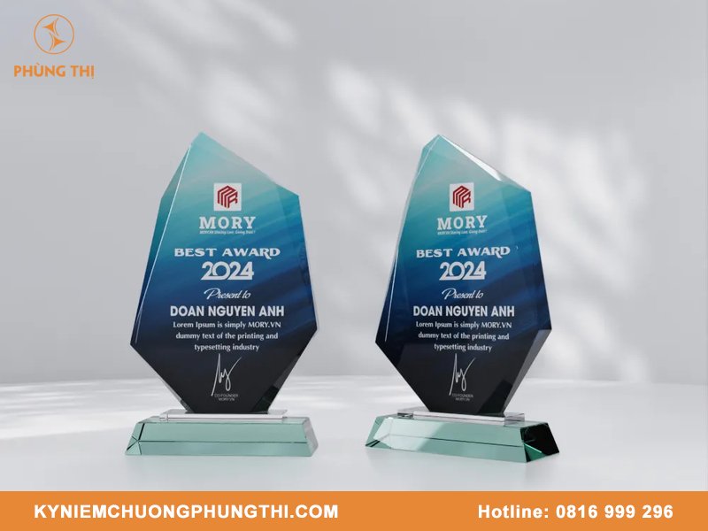 Quà lưu niệm bằng thủy tinh mẫu đẹp & chất lượng Tặng kỷ niệm chương có tiền thưởng không?