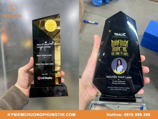 Quà lưu niệm để bàn làm việc