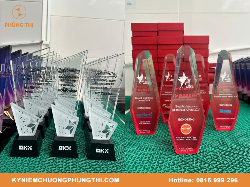 Quà lưu niệm để bàn làm việc