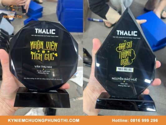 Quà lưu niệm ý nghĩa