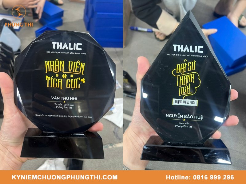 Quà lưu niệm ý nghĩa