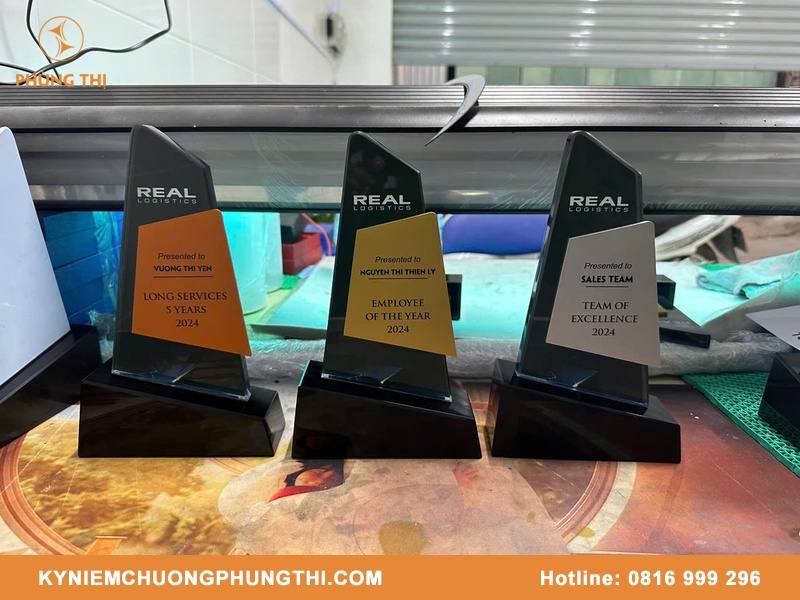 Các loại quà tặng lưu niệm