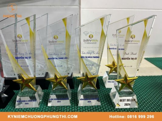 Các loại quà tặng lưu niệm