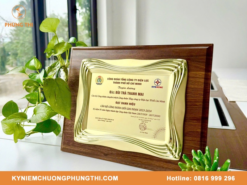 Công ty sản xuất quà lưu niệm