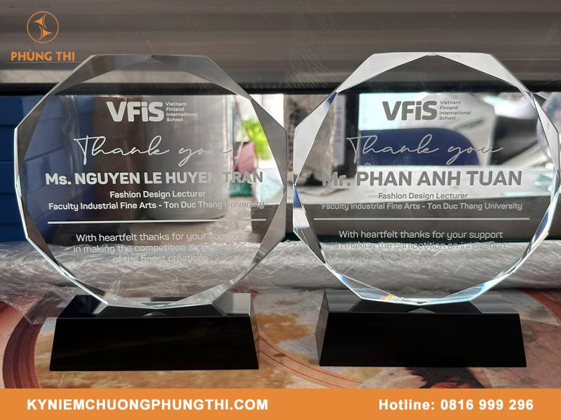 Làm đồ lưu niệm theo yêu cầu