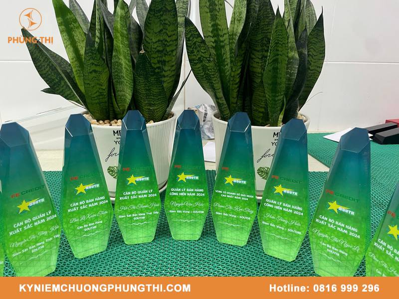 Làm đồ lưu niệm theo yêu cầu