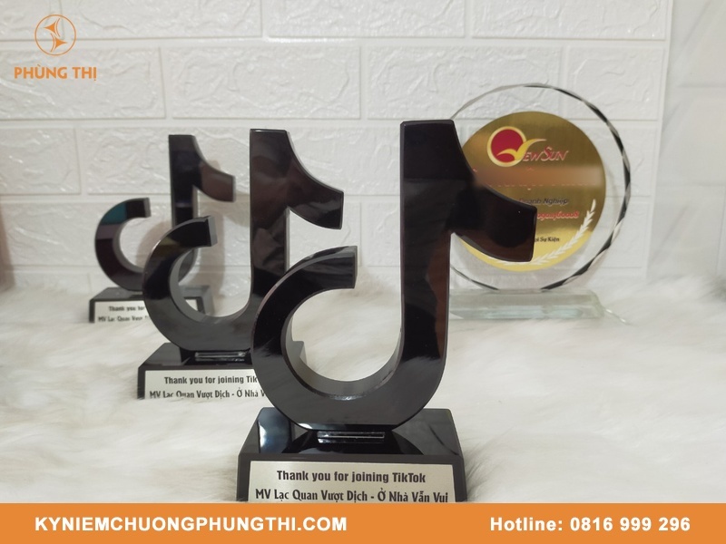 Mẫu quà tặng tri ân tiktok