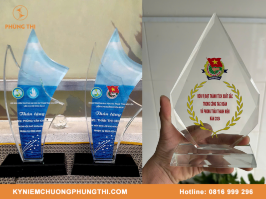 Quà lưu niệm Đoàn thanh niên