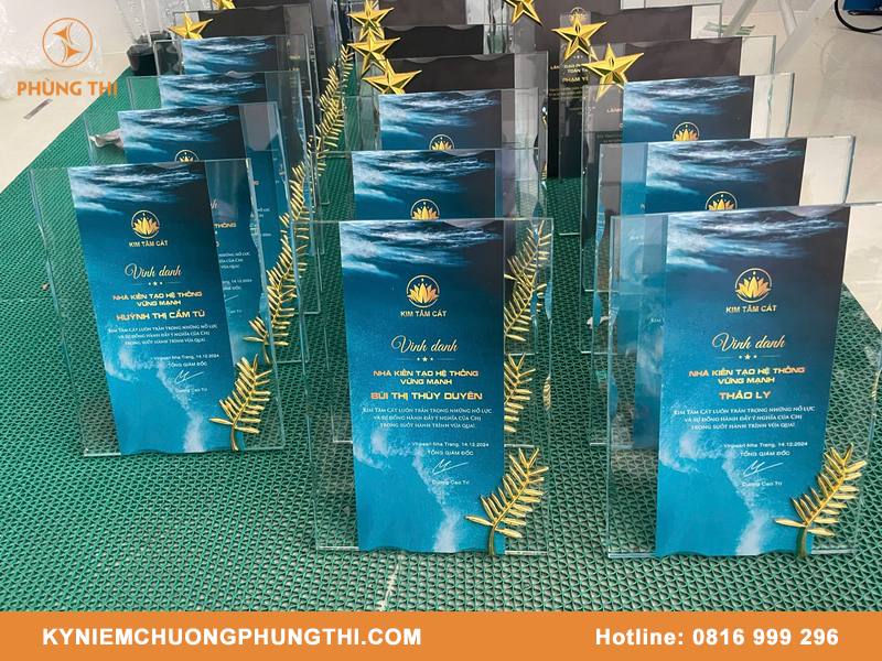 Quà tặng lưu niệm TP.HCM uy tín cho cá nhân, doanh nghiệp Quà tặng lưu niệm TP.HCM