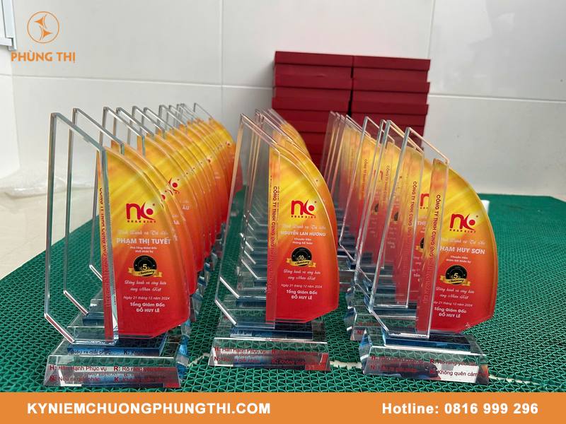 Quà tặng lưu niệm TP.HCM uy tín cho cá nhân, doanh nghiệp Quà tặng lưu niệm TP.HCM