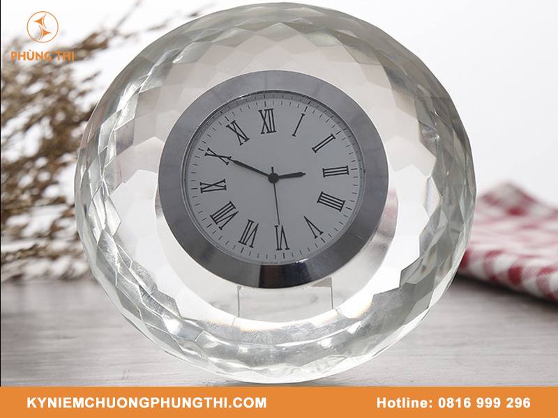 Đồng hồ pha lê K9 là gì? Tại sao K9 được ưa chuộng? Đồng hồ pha lê K9 là gì? Tại sao chất liệu K9 lại được ưa chuộng