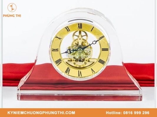 Đồng hồ pha lê kỷ niệm chương