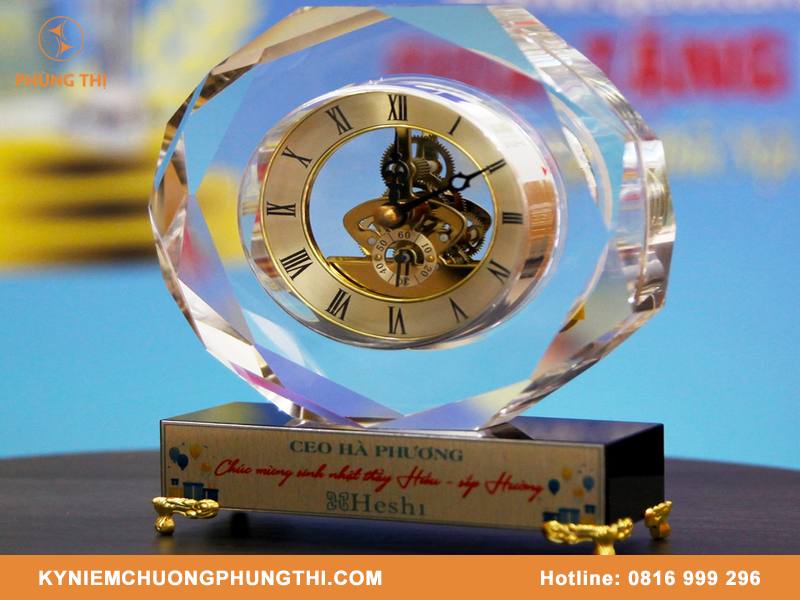 Đồng hồ pha lê quà tặng doanh nghiệp